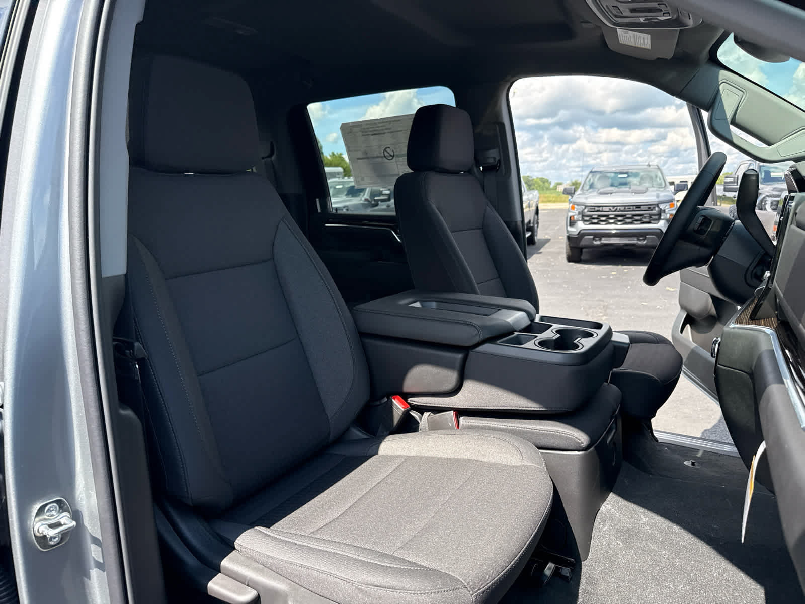 New 2026 GMC Sierra 3500 SLE w/ Preferred Package AWD/4WD image 27