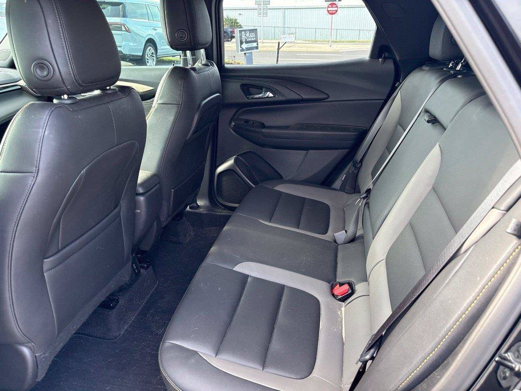 Used 2025 Chevrolet TrailBlazer ACTIV w/ Convenience Package FWD image 17