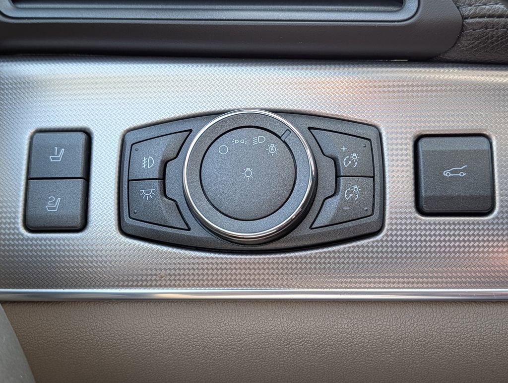 Used 2014 Lincoln MKX AWD w/ Equipment Group 102A image 38