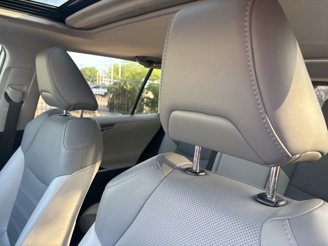 Used 2019 Toyota RAV4 Limited w/ Limited Grade Weather Package AWD/4WD image 8