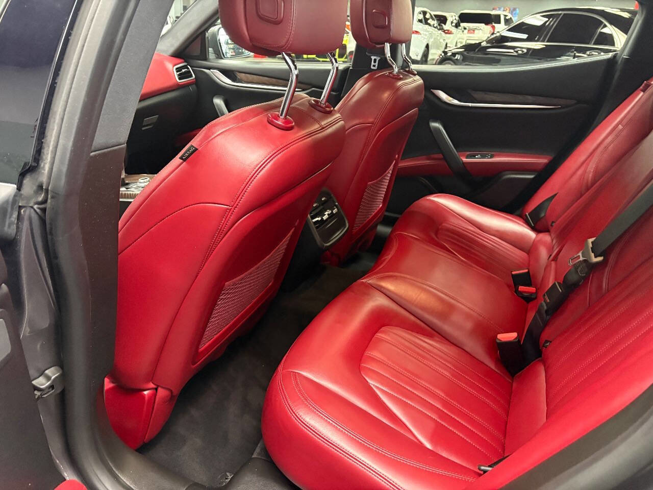 Used 2018 Maserati Ghibli S image 25