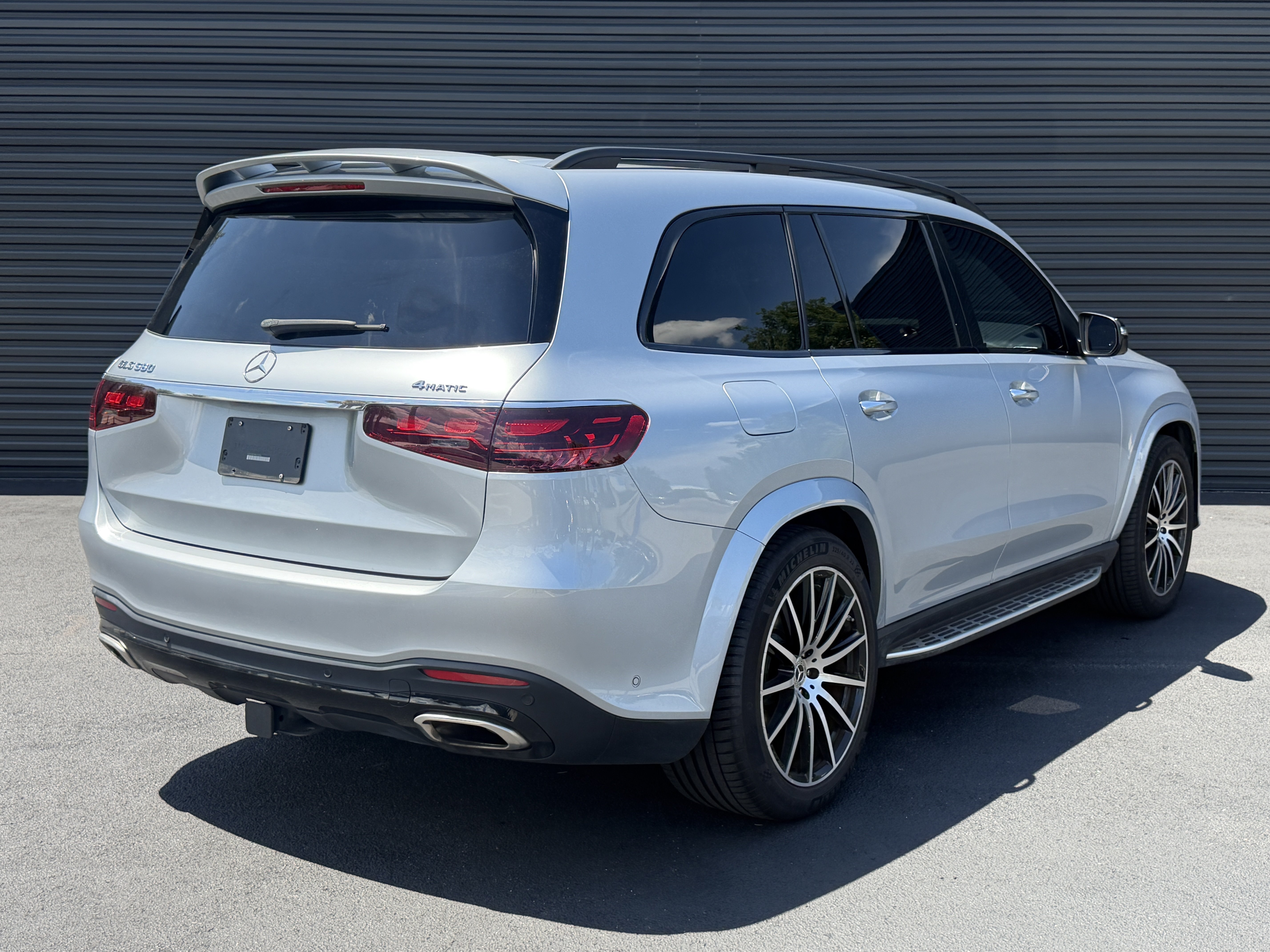 Used 2024 Mercedes-Benz GLS 580 4MATIC image 9