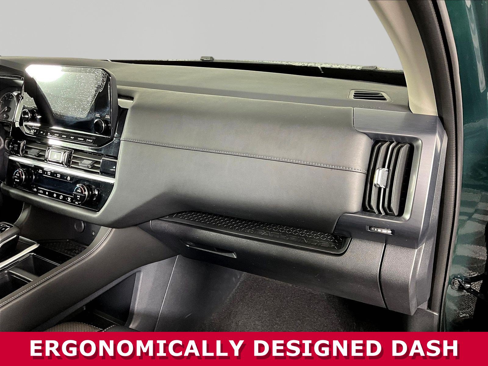 Certified 2025 Nissan Pathfinder SL FWD image 26