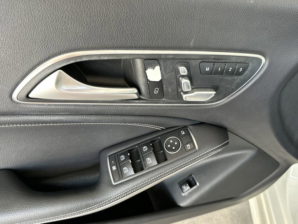 Used 2017 Mercedes-Benz CLA 250 image 11