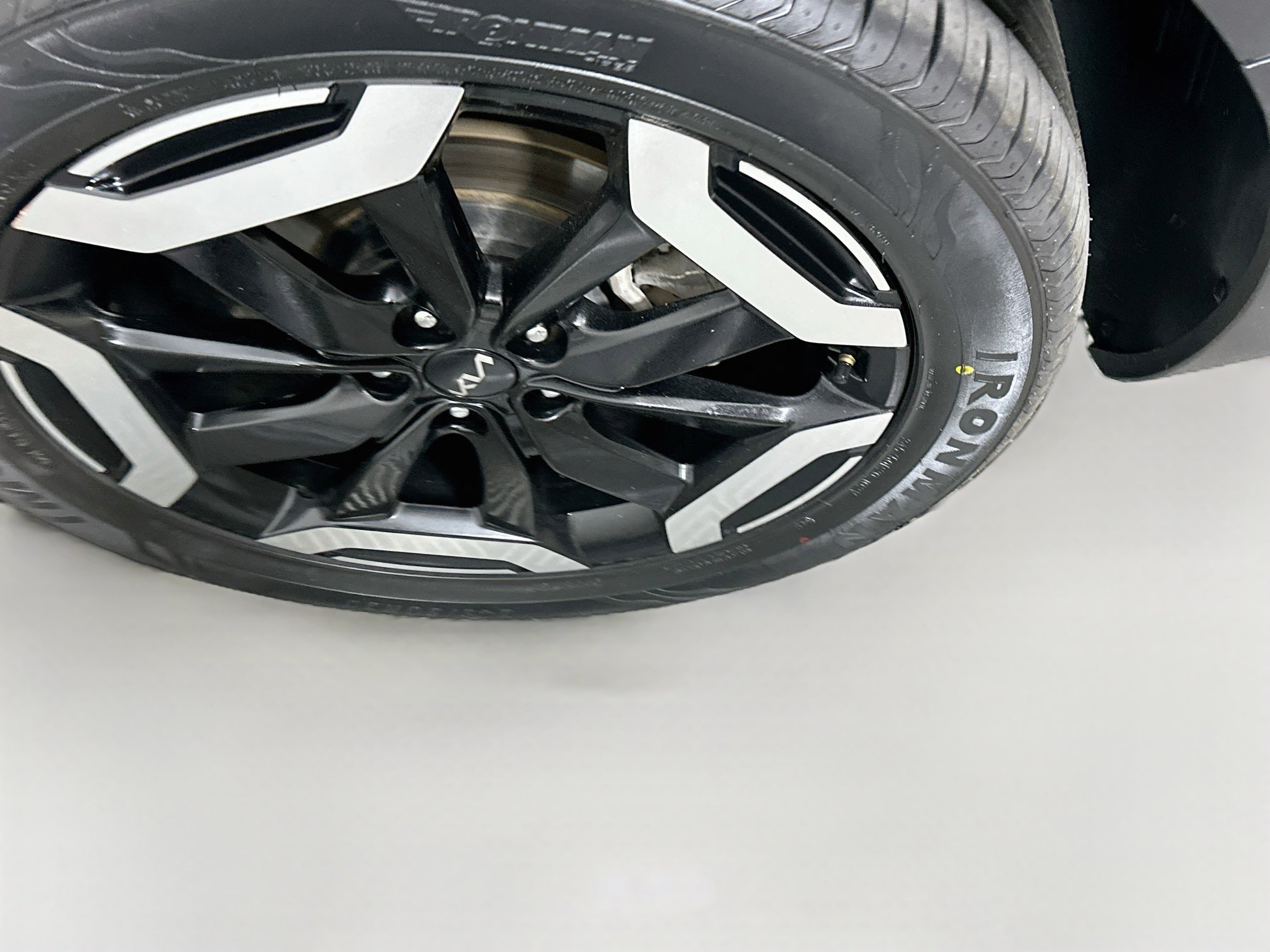 Used 2025 Kia Telluride S AWD/4WD image 11