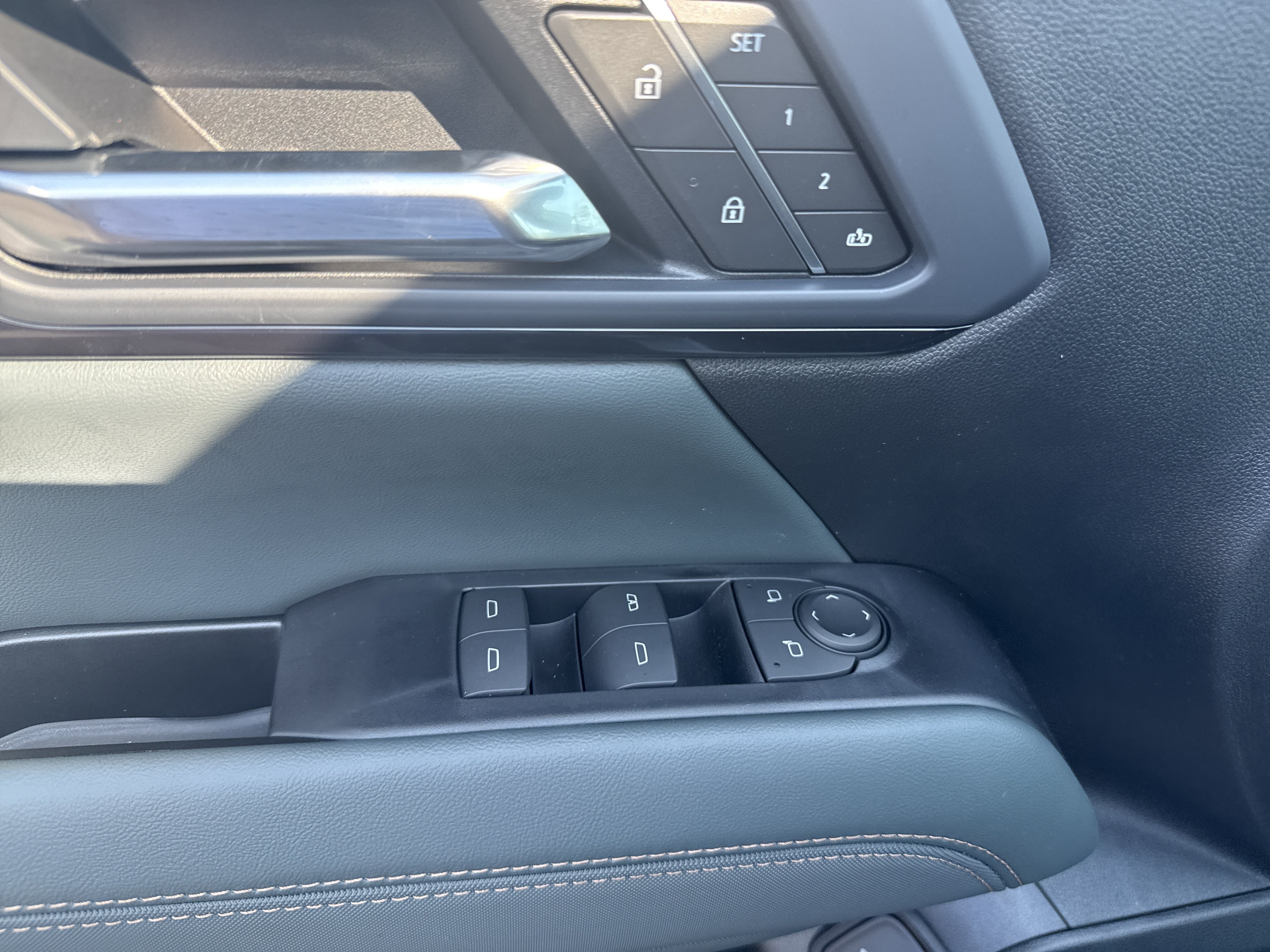 New 2027 GMC Terrain AT4 w/ Convenience Package III AWD/4WD image 16