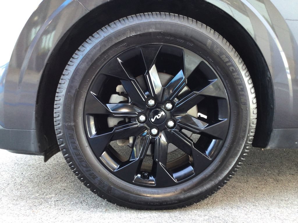 Used 2023 Kia Carnival SX Prestige FWD image 20