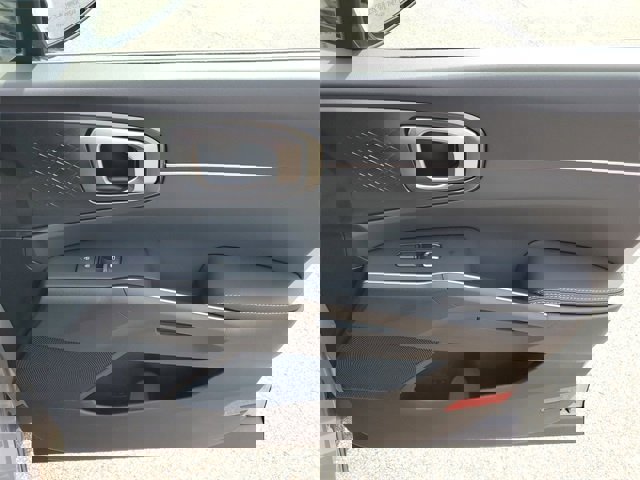 New 2026 Kia Sorento S w/ S Panoramic Sunroof Package image 10