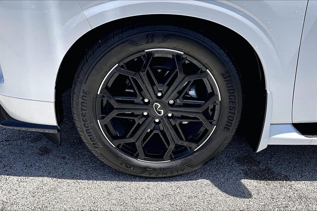Used 2026 INFINITI QX80 4WD w/ Sport Exterior Package image 10