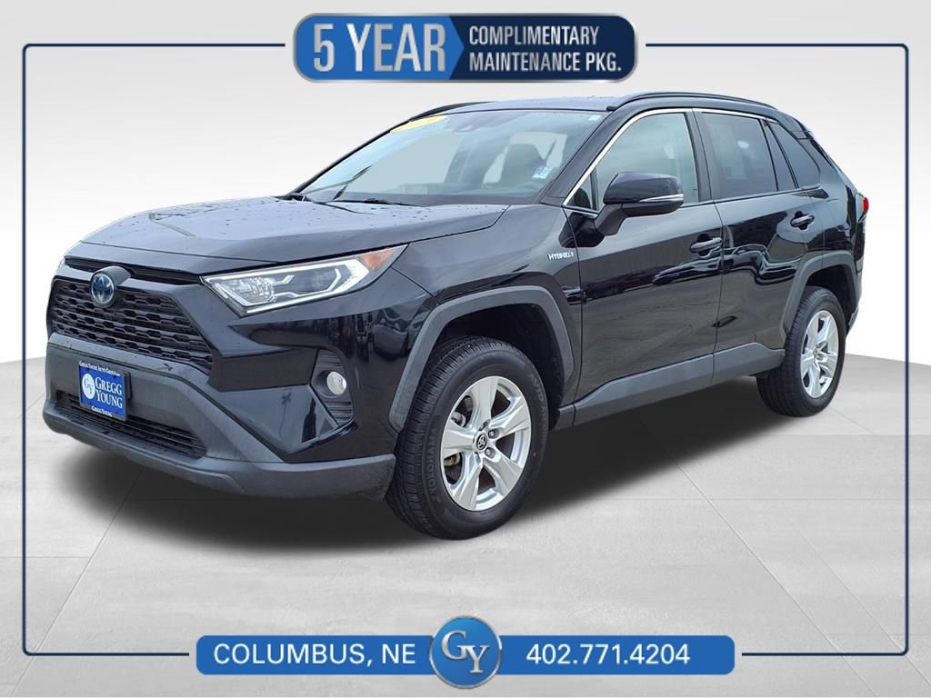 Used 2021 Toyota RAV4 XLE w/ Convenience Package image 1