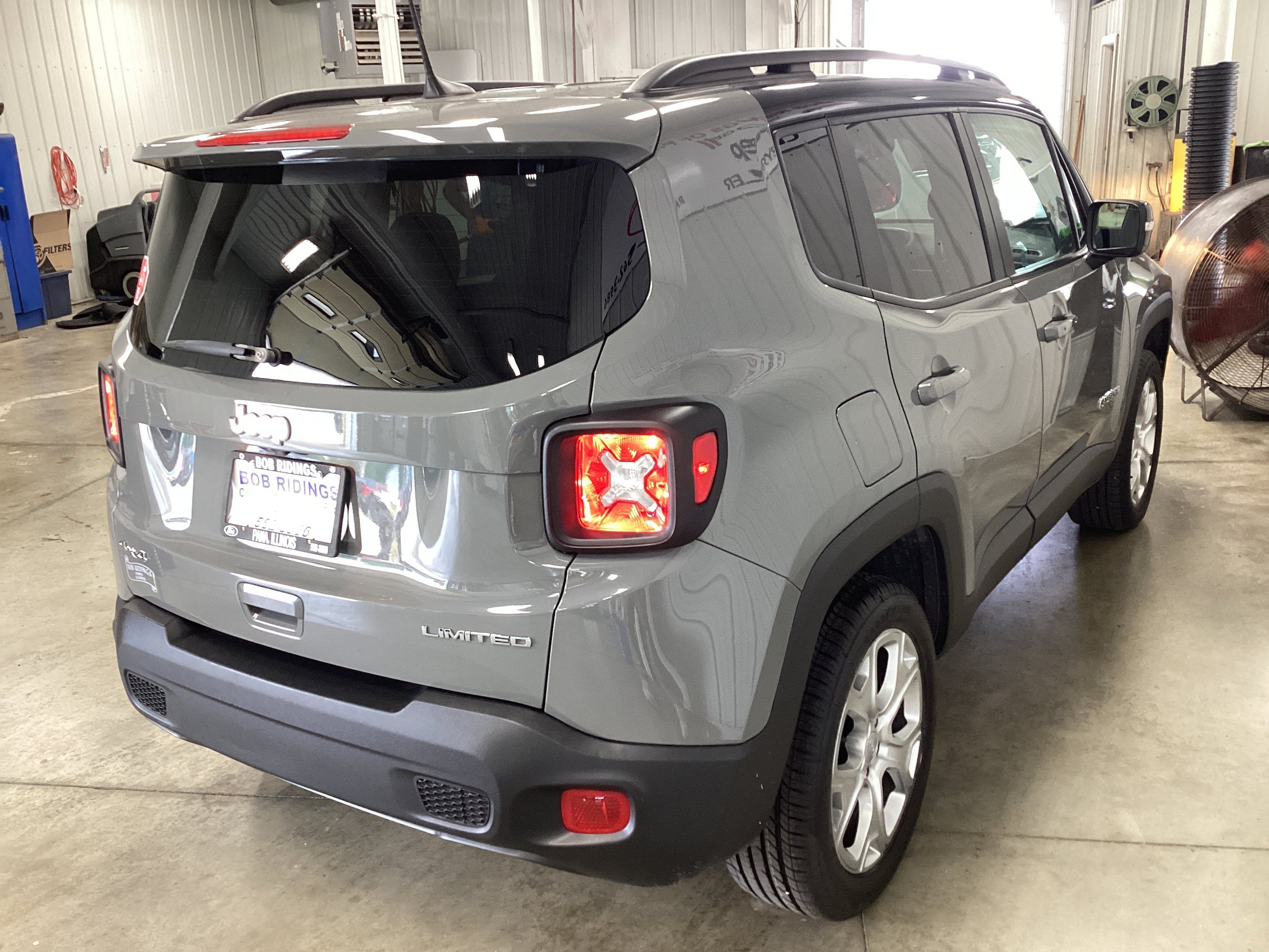 Used 2022 Jeep Renegade Limited AWD/4WD image 6