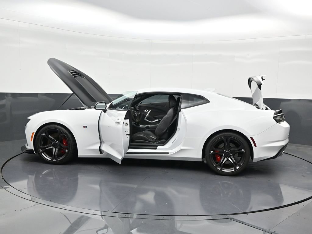 Used 2019 Chevrolet Camaro SS image 33