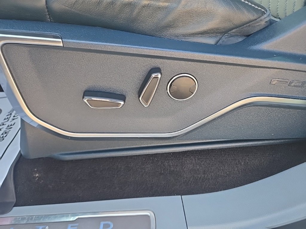 Used 2022 Ford F150 Limited image 13