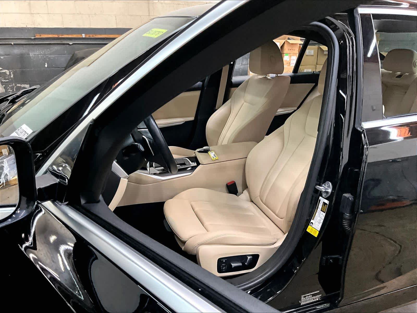 Used 2019 BMW 330i Sedan w/ Convenience Package RWD image 28