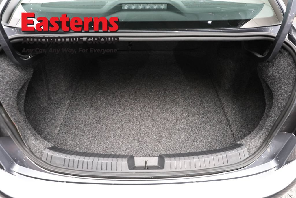 Used 2025 Volkswagen Jetta SE FWD image 10