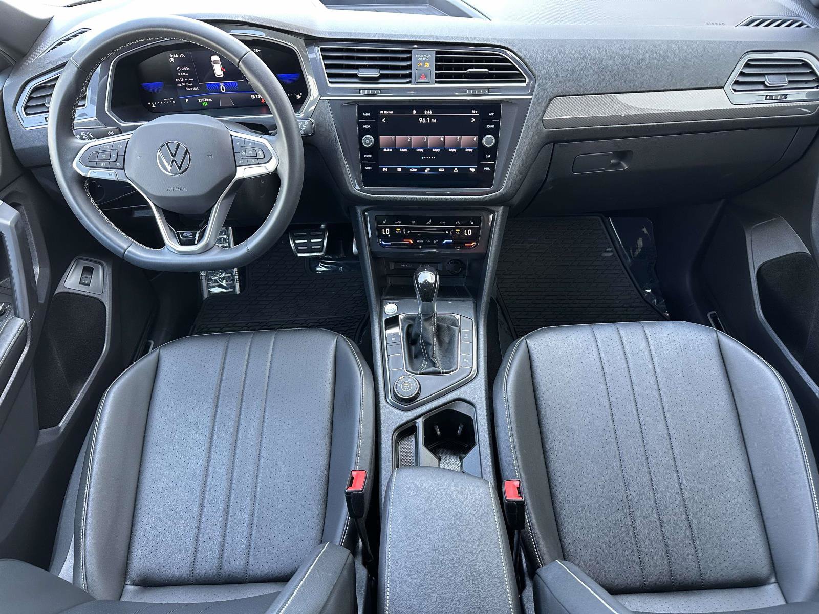 Used 2023 Volkswagen Tiguan SE R-Line AWD/4WD image 26
