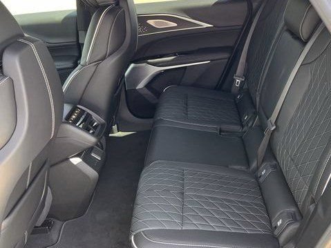 New 2026 Cadillac Lyriq V w/ Exterior Carbon Fiber Package AWD/4WD image 26