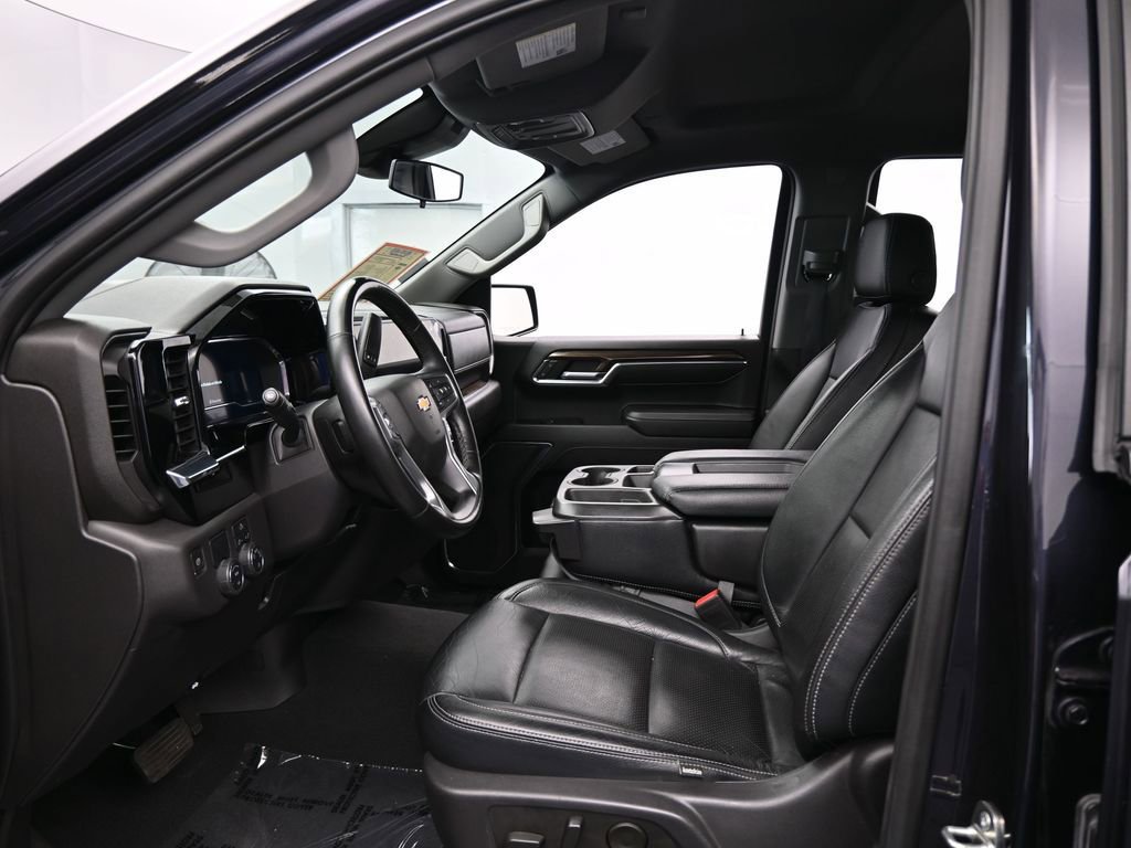 Used 2023 Chevrolet Silverado 1500 LT image 11