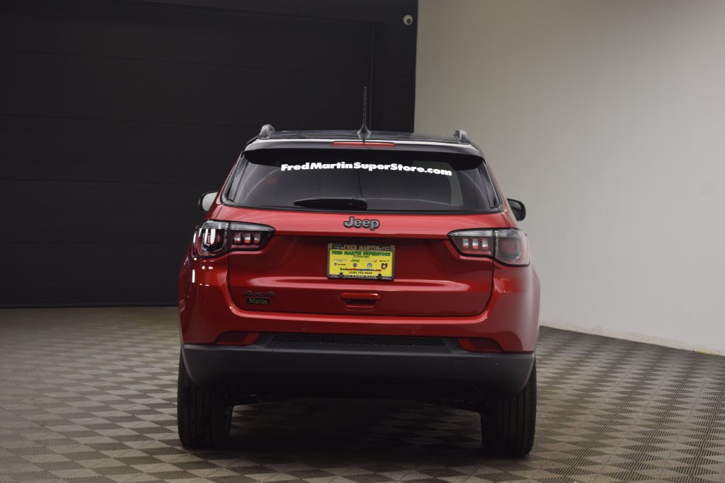 New 2026 Jeep Compass Limited w/ Sun, Sound & Navigation Group AWD/4WD image 11