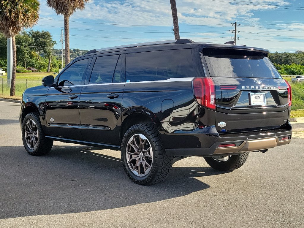 Used 2025 Ford Expedition Max King Ranch AWD/4WD image 3