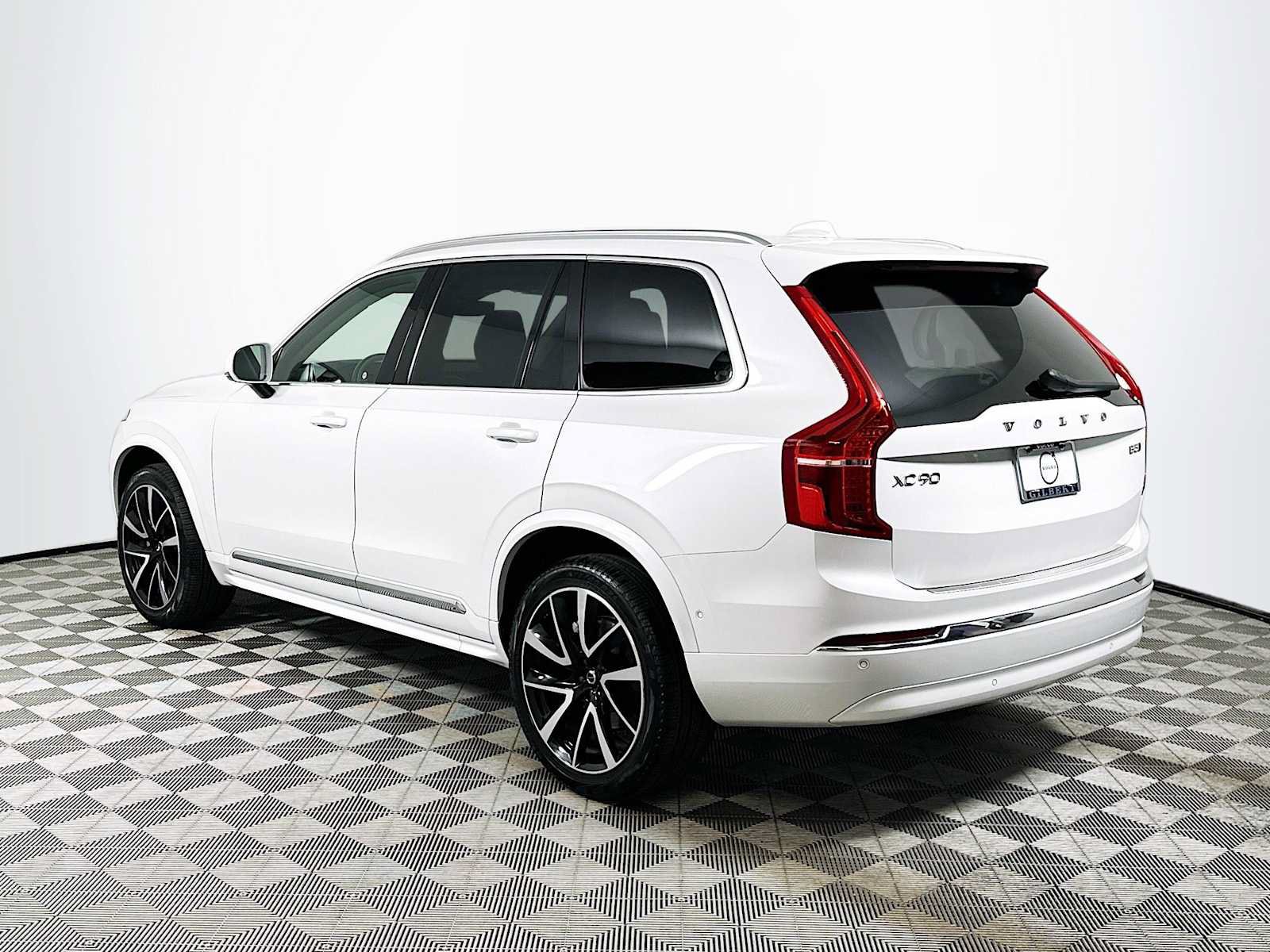 Used 2023 Volvo XC90 B5 Plus AWD/4WD image 5