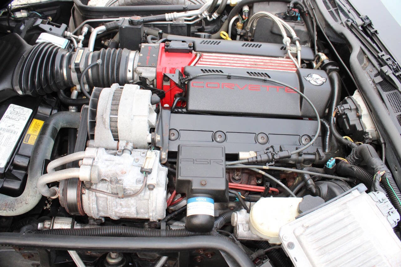 Used 1996 Chevrolet Corvette Convertible RWD image 21