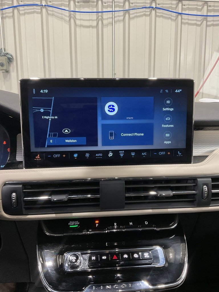 Used 2025 Lincoln Corsair FWD w/ Equipment Group 101A image 16