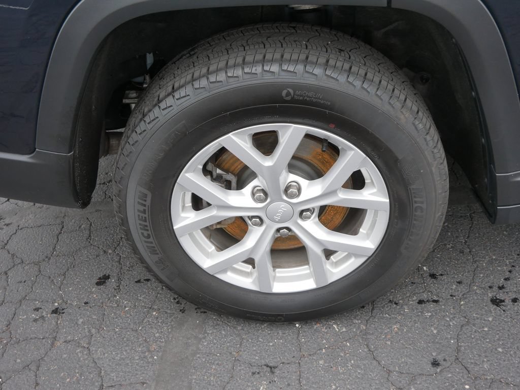 Used 2024 Jeep Grand Cherokee L Limited AWD/4WD image 11