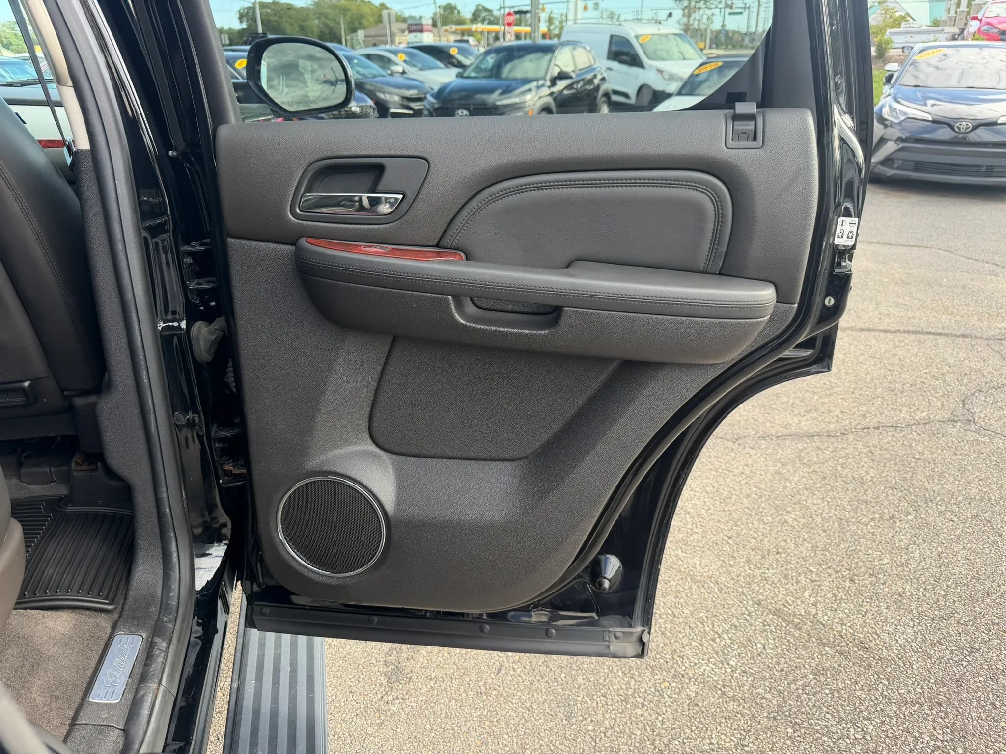 Used 2014 Cadillac Escalade Premium AWD/4WD image 33