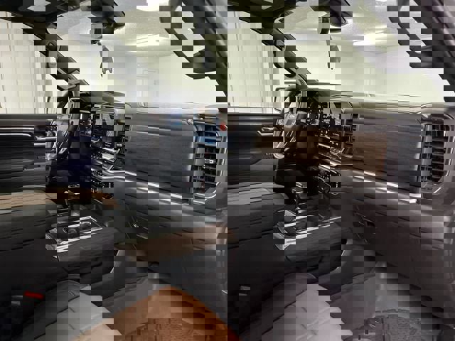 Certified 2025 Chevrolet Silverado 1500 High Country image 30