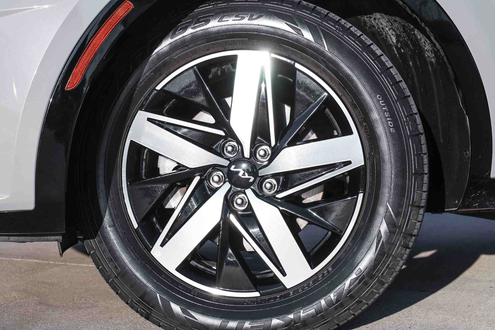 Used 2022 Kia Sorento EX w/ Panoramic Sunroof Package FWD image 13