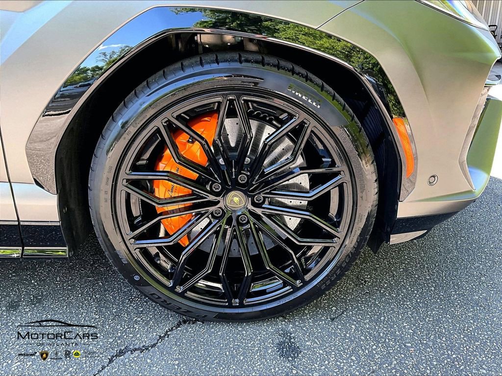 Used 2025 Lamborghini Urus SE image 30