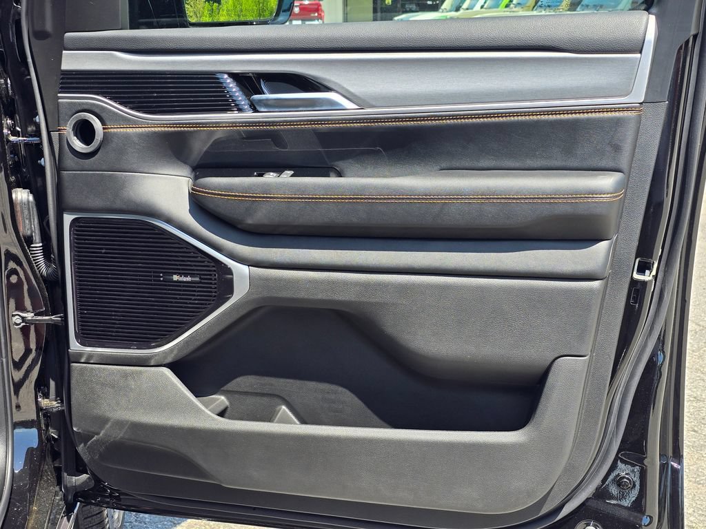 New 2026 Jeep Grand Wagoneer L 4WD image 36