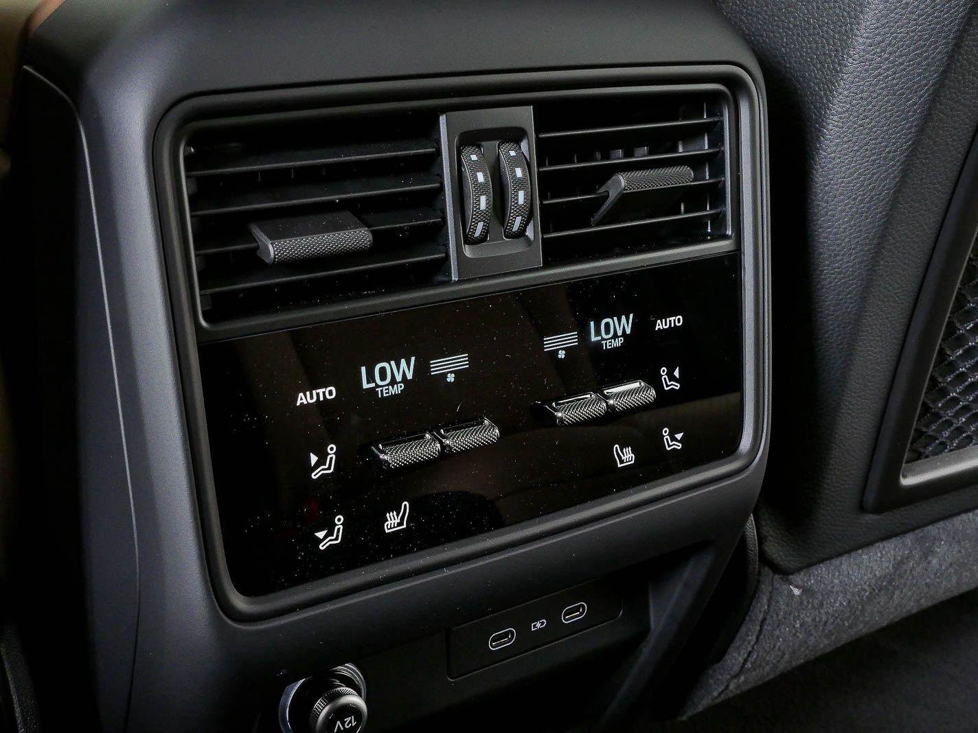 Used 2026 Porsche Cayenne Coupe AWD/4WD image 22