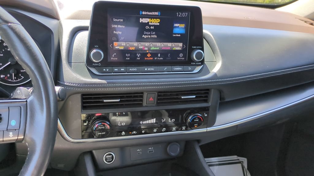 Used 2023 Nissan Rogue SV w/ SV Premium B Package image 18