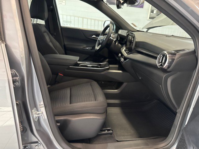 Used 2025 Chevrolet Equinox LT w/ Safety and Technology Package FWD image 29