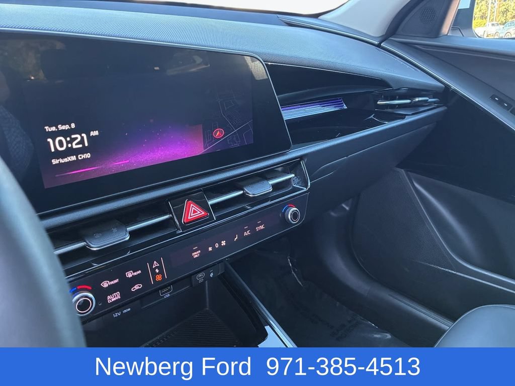 Used 2024 Kia Niro EX FWD image 25