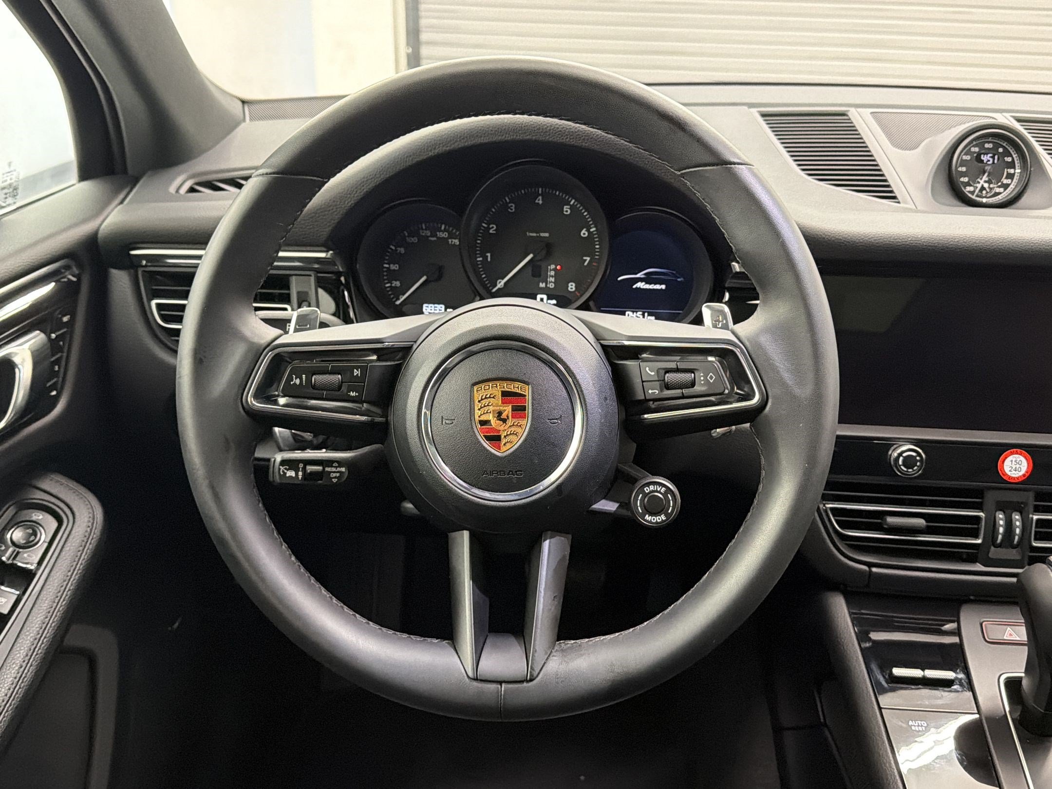 Used 2026 Porsche Macan AWD/4WD image 11