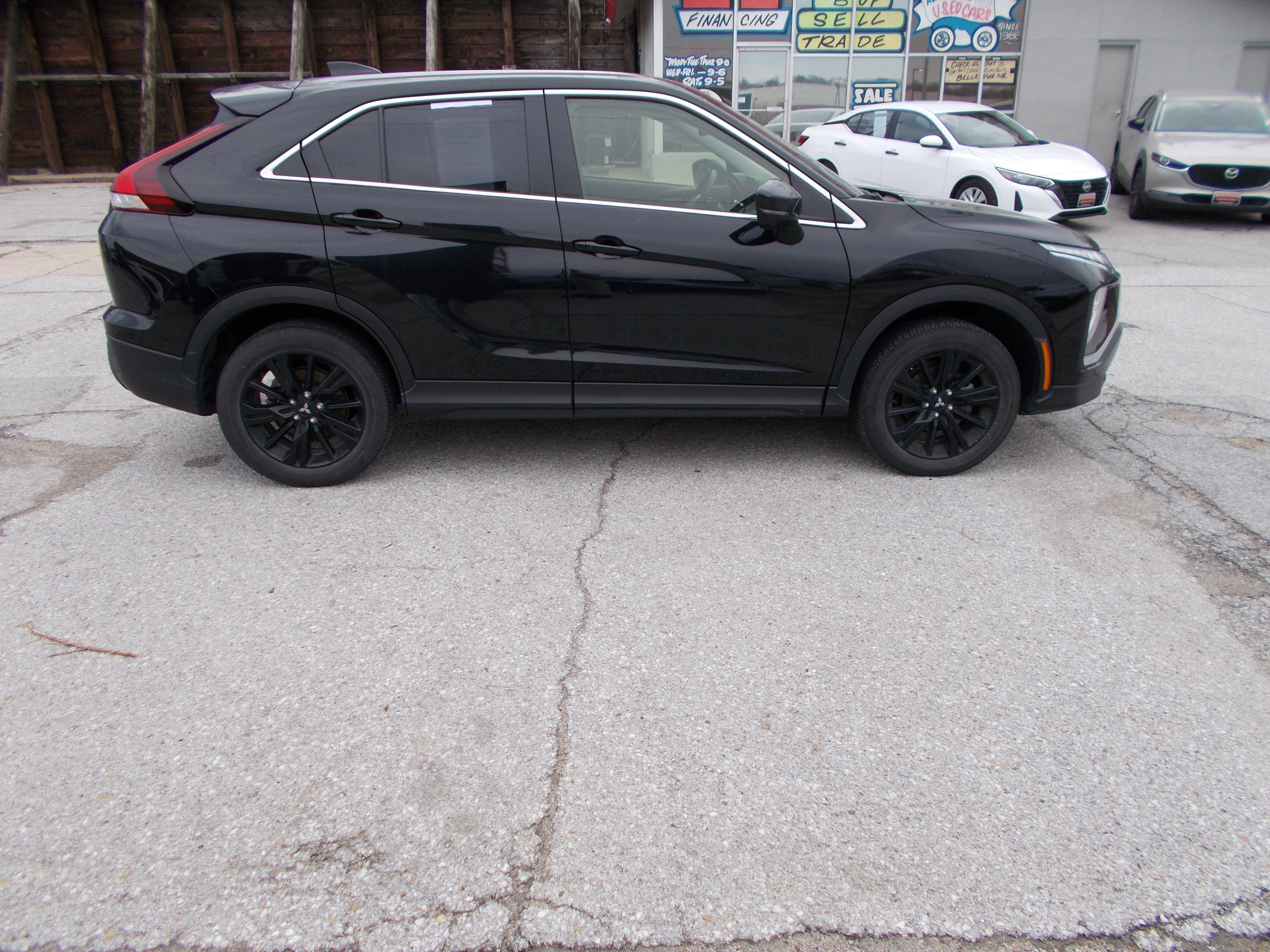 Used 2024 Mitsubishi Eclipse Cross LE AWD/4WD image 4