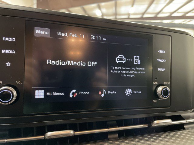 Used 2023 Kia Carnival LX image 18
