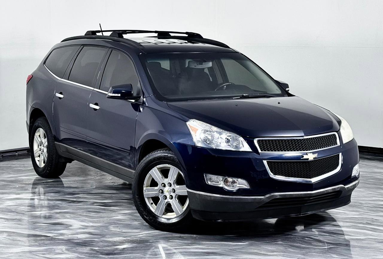 Used 2010 Chevrolet Traverse LT w/ Personal Connectivity Package FWD image 3