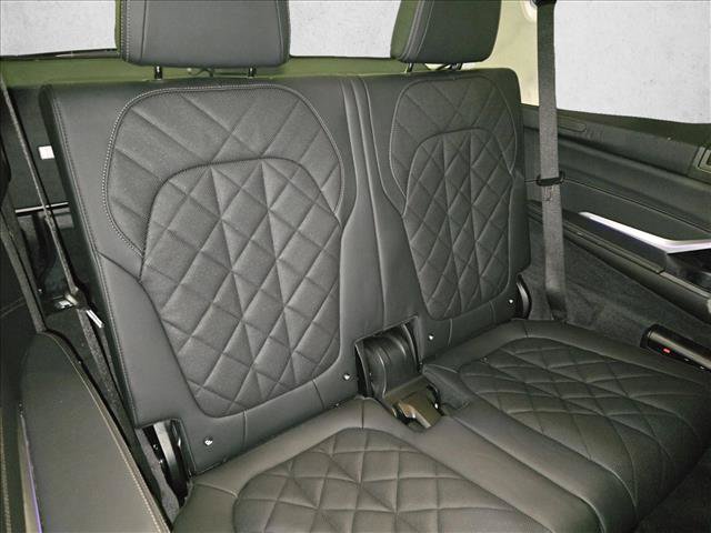 Used 2024 BMW X7 xDrive40i w/ Premium Package AWD/4WD image 12