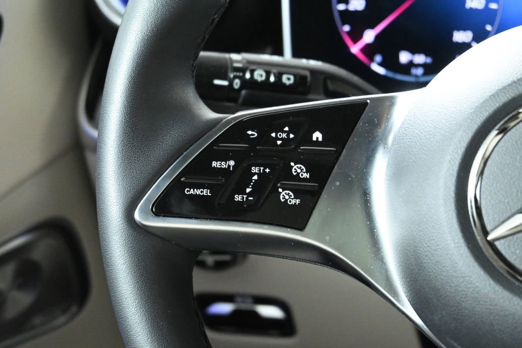 Certified 2025 Mercedes-Benz GLC 300 4MATIC image 17