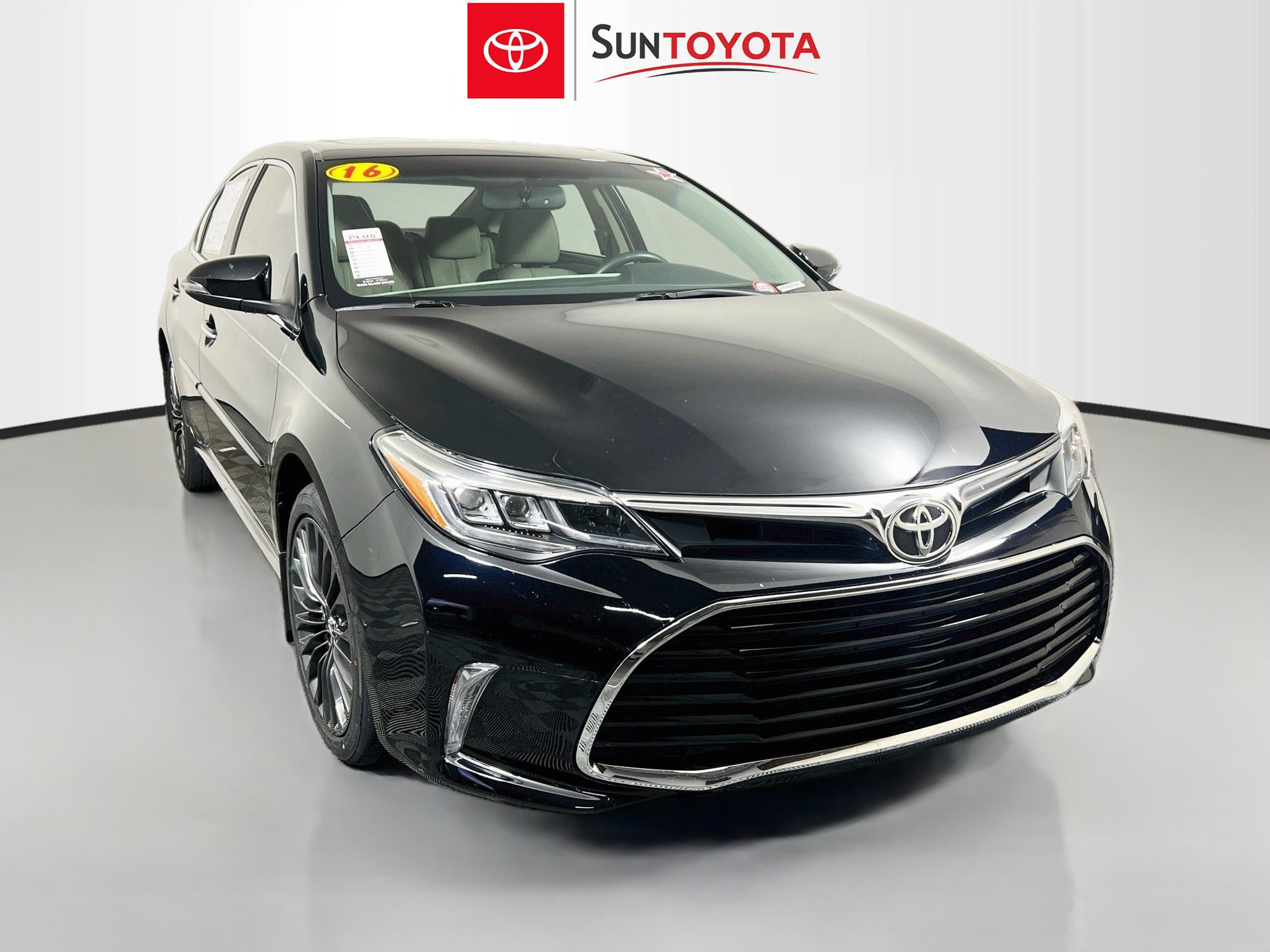 Used 2016 Toyota Avalon Touring FWD image 1