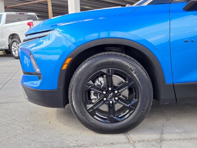 Certified 2025 Chevrolet Blazer LT w/ Sound & Technology Package FWD image 9