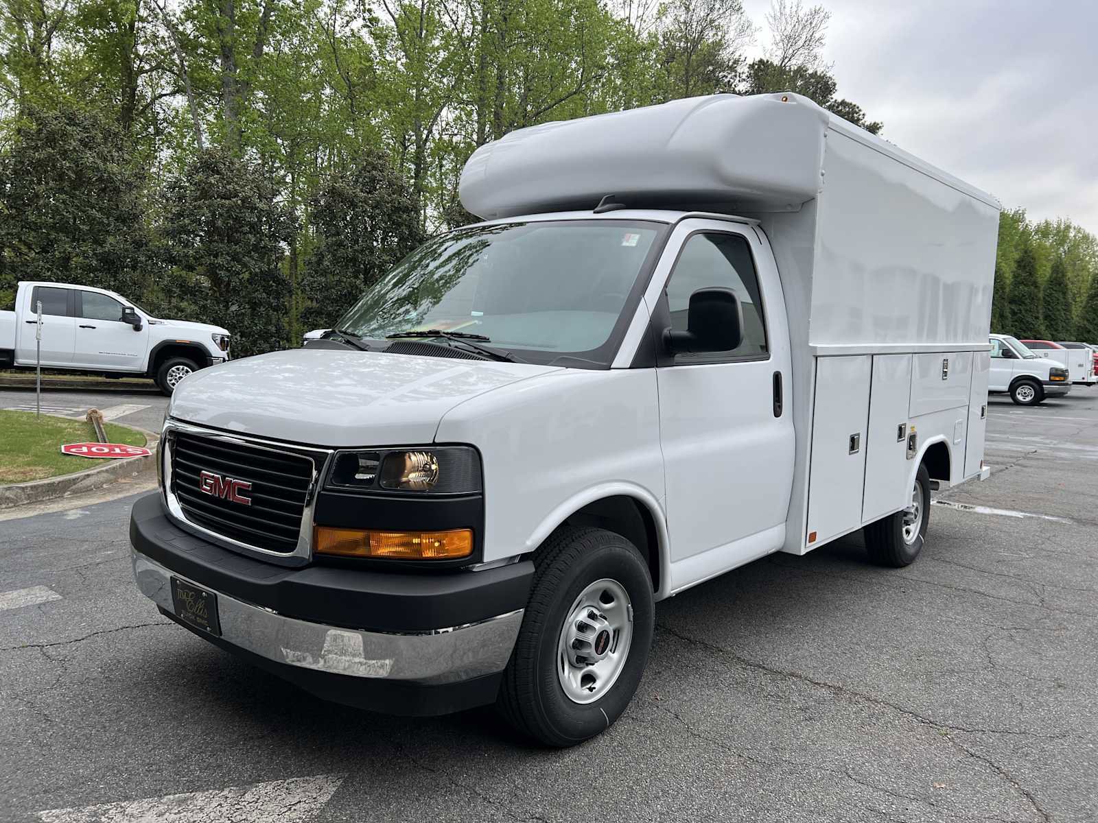 New 2025 GMC Savana 3500 w/ Power Convenience Package RWD image 6
