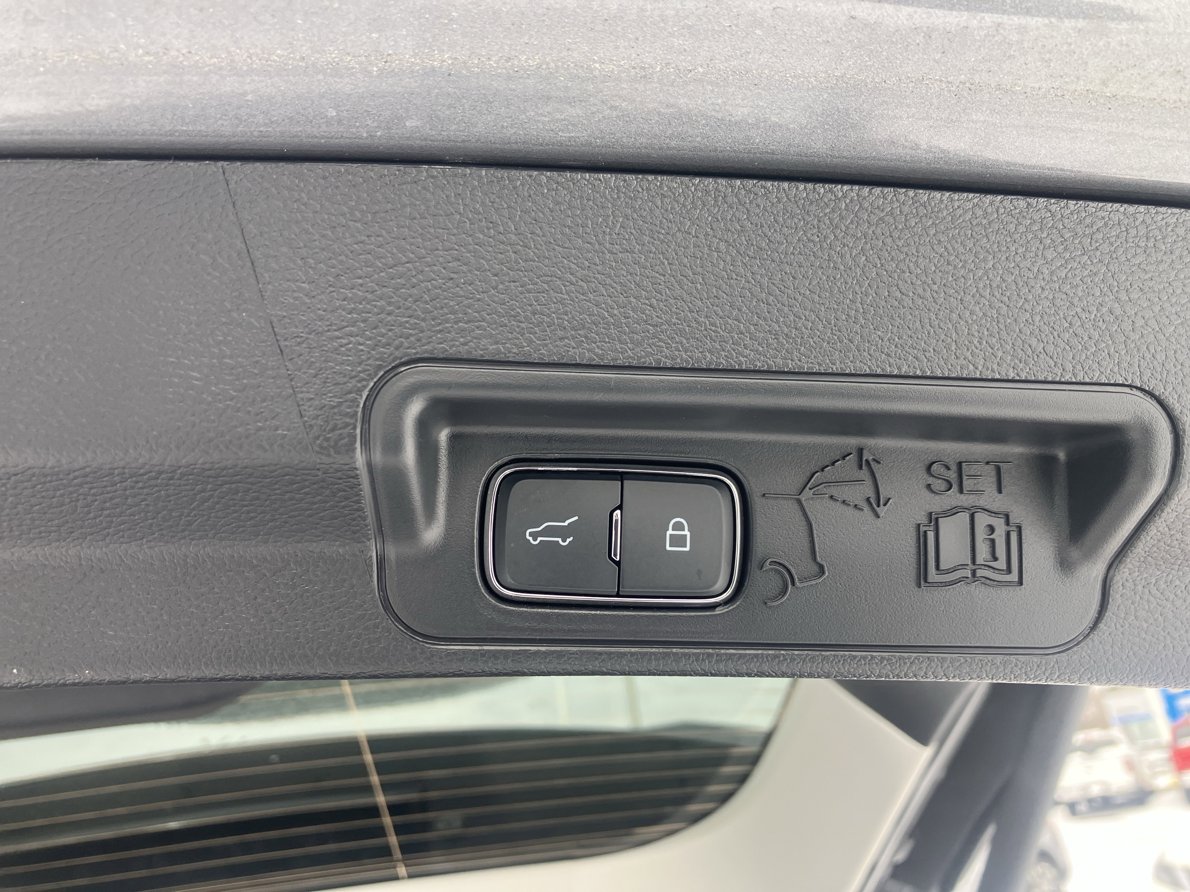 Used 2025 Ford Explorer Active image 14