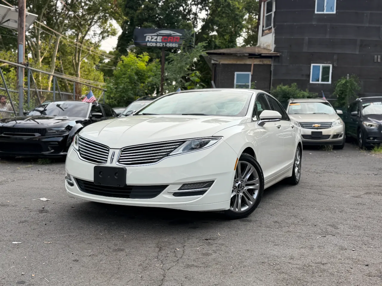 Used 2013 Lincoln MKZ FWD image 4