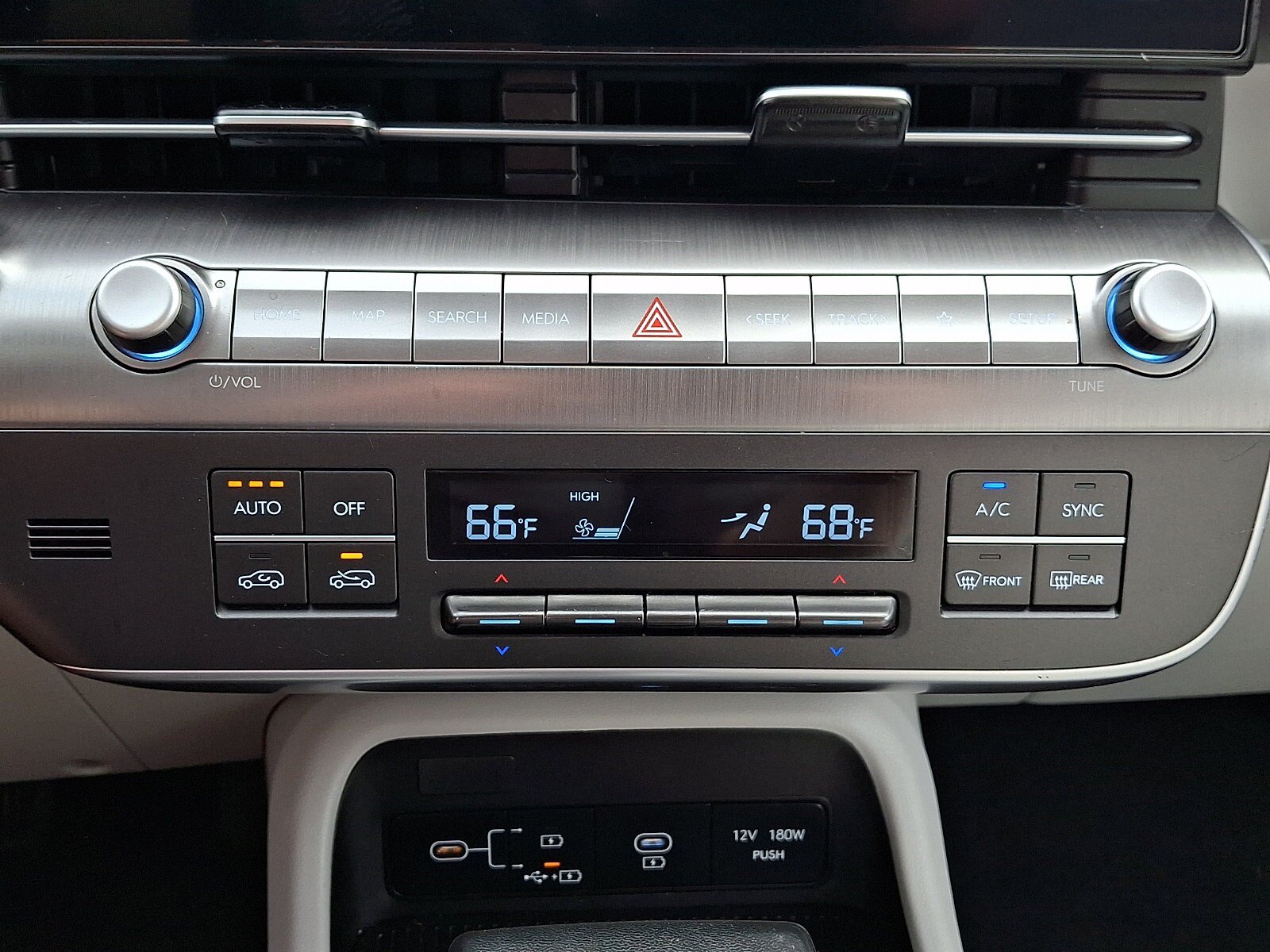 Used 2025 Hyundai Kona SEL AWD/4WD image 15