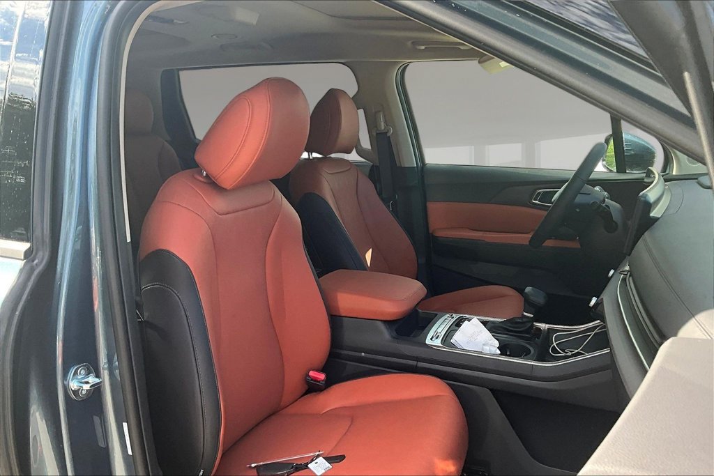 New 2027 Kia Carnival SX FWD image 11